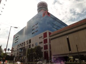 キッズプラザ大阪が入る建物の外観