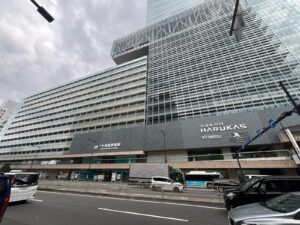 大阪阿部野橋駅とあべのハルカスの外観